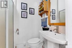 Front rental unit, main floor 3-pc bathroom - 