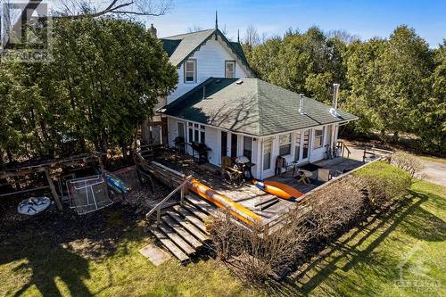 Home has huge deck - 21 Craig Street, Perth, ON - Outdoor