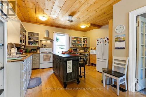 21 Craig Street, Perth, ON - Indoor Photo Showing Kitchen