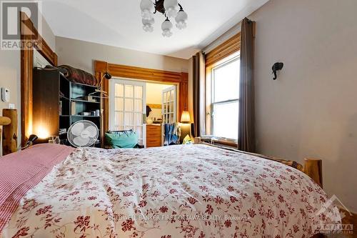 21 Craig Street, Perth, ON - Indoor Photo Showing Bedroom