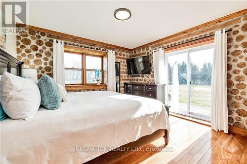 7019 County Road 22 Road, Edwardsburgh/Cardinal, ON - Indoor Photo Showing Bedroom