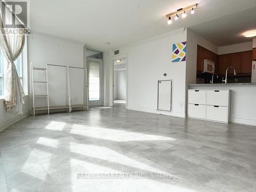 905 - 15 Greenview Avenue, Toronto, ON - Indoor Photo Showing Other Room