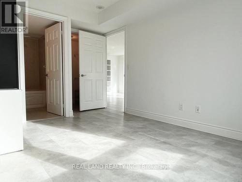 905 - 15 Greenview Avenue, Toronto, ON - Indoor Photo Showing Other Room