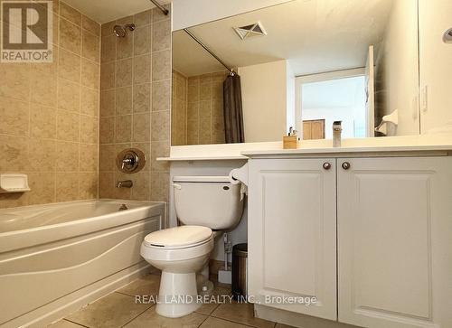 905 - 15 Greenview Avenue, Toronto, ON - Indoor Photo Showing Bathroom