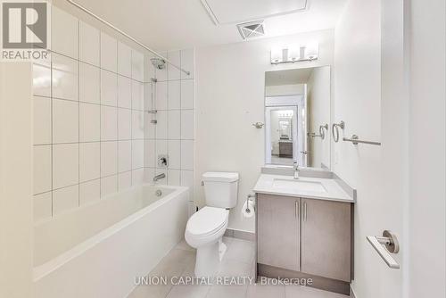 1409 - 9000 Jane Street, Vaughan, ON - Indoor Photo Showing Bathroom