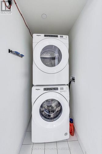 1409 - 9000 Jane Street, Vaughan, ON - Indoor Photo Showing Laundry Room