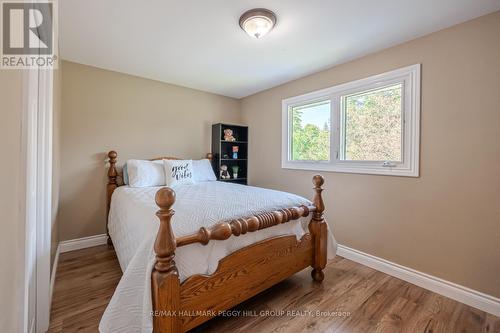 5 Glendale Avenue, Essa, ON - Indoor Photo Showing Bedroom