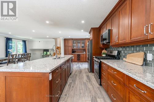 5 Glendale Avenue, Essa, ON - Indoor Photo Showing Kitchen With Double Sink