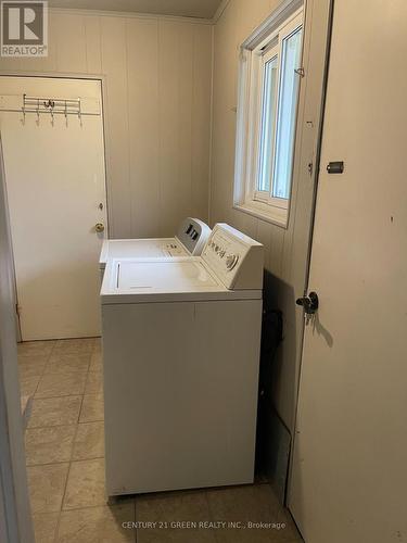 142 St Davids Road, St. Catharines, ON - Indoor Photo Showing Laundry Room