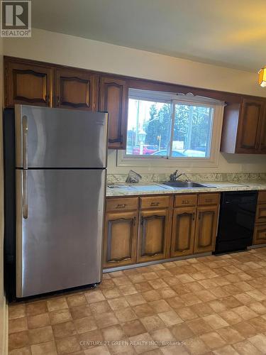 142 St Davids Road, St. Catharines, ON - Indoor Photo Showing Kitchen