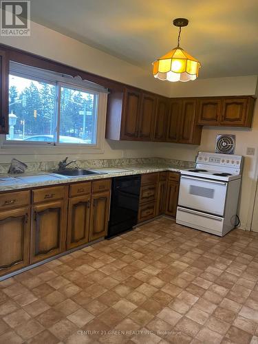 142 St Davids Road, St. Catharines, ON - Indoor Photo Showing Kitchen