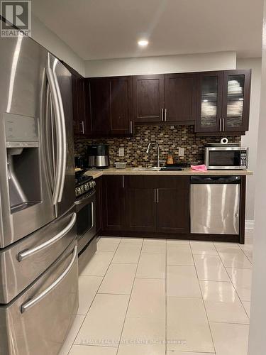 261 Hollymount Drive, Mississauga, ON - Indoor Photo Showing Kitchen