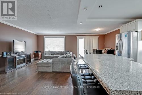 1326 Consort Crescent, Burlington, ON - Indoor Photo Showing Living Room