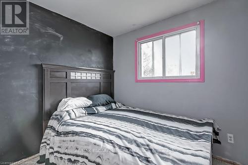 1326 Consort Crescent, Burlington, ON - Indoor Photo Showing Bedroom