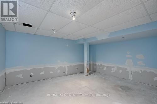 1326 Consort Crescent, Burlington, ON - Indoor Photo Showing Other Room