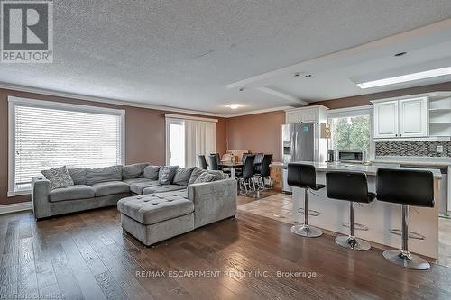 1326 Consort Crescent, Burlington, ON - Indoor Photo Showing Living Room