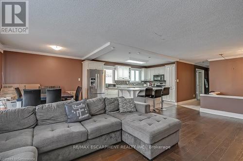 1326 Consort Crescent, Burlington, ON - Indoor Photo Showing Living Room