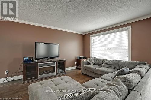 1326 Consort Crescent, Burlington, ON - Indoor Photo Showing Living Room