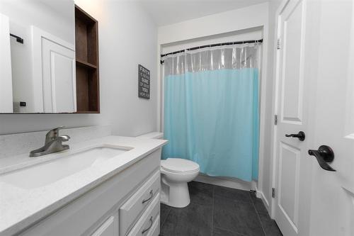 103 Seine River Trail, La Broquerie, MB - Indoor Photo Showing Bathroom