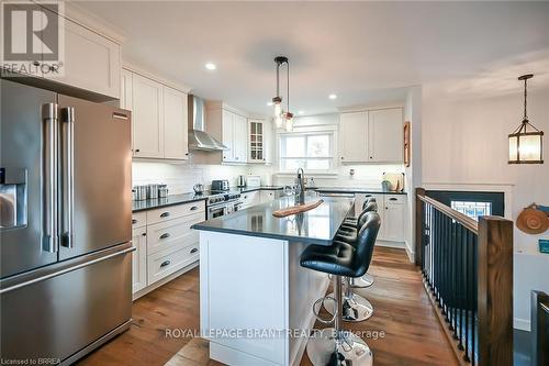 9 Kiwanis Avenue, Norfolk, ON - Indoor Photo Showing Kitchen With Stainless Steel Kitchen With Upgraded Kitchen