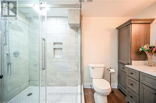 9 Kiwanis Avenue, Norfolk, ON - Indoor Photo Showing Bathroom