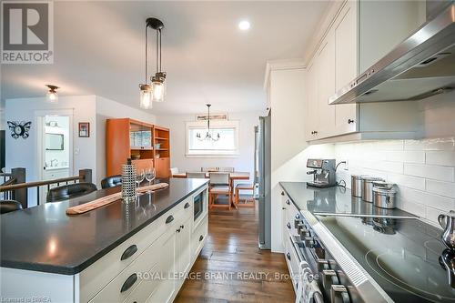 9 Kiwanis Avenue, Norfolk, ON - Indoor Photo Showing Kitchen With Upgraded Kitchen