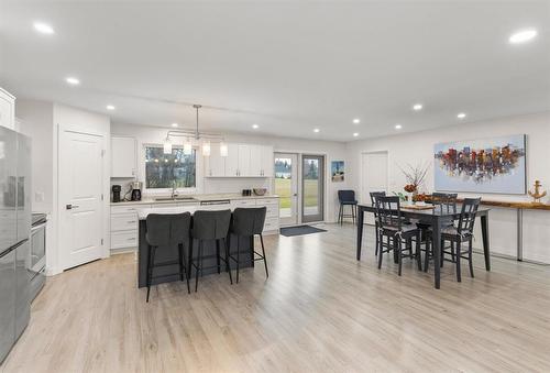 54 Corona Crescent, Gimli, MB - Indoor Photo Showing Dining Room