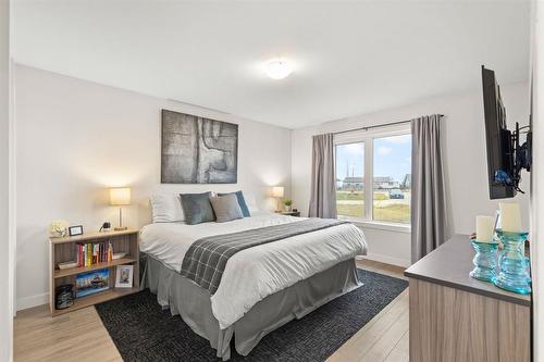 54 Corona Crescent, Gimli, MB - Indoor Photo Showing Bedroom