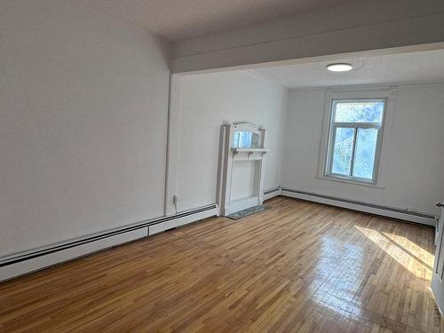 Master bedroom - 4411 Av. De Lorimier, Montréal (Le Plateau-Mont-Royal), QC - Indoor Photo Showing Other Room