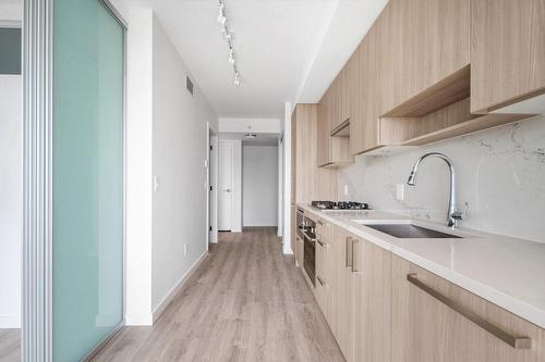 1806 13350 Central Avenue, Surrey, BC - Indoor Photo Showing Kitchen With Upgraded Kitchen