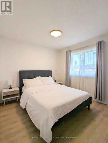 5976 Winston Churchill Boulevard, Mississauga, ON - Indoor Photo Showing Bedroom