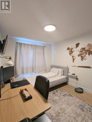 5976 Winston Churchill Boulevard, Mississauga, ON - Indoor Photo Showing Bedroom