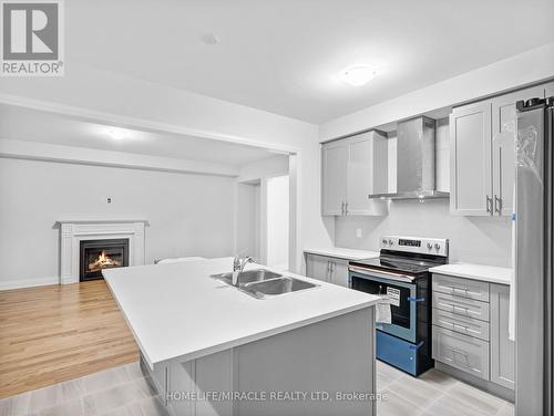 925 Knights Lane, Woodstock, ON - Indoor Photo Showing Kitchen With Double Sink