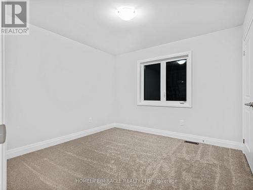 925 Knights Lane, Woodstock, ON - Indoor Photo Showing Other Room