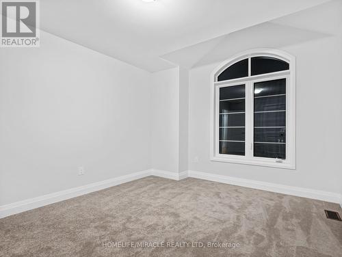 925 Knights Lane, Woodstock, ON - Indoor Photo Showing Other Room