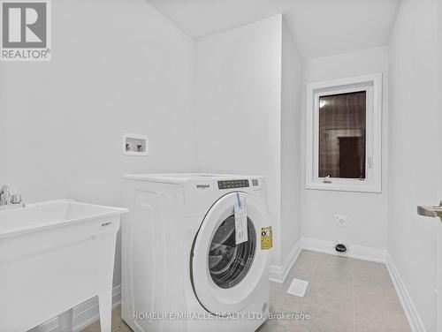 925 Knights Lane, Woodstock, ON - Indoor Photo Showing Laundry Room