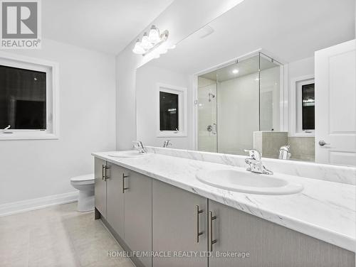 925 Knights Lane, Woodstock, ON - Indoor Photo Showing Bathroom