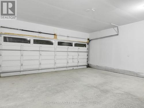 925 Knights Lane, Woodstock, ON - Indoor Photo Showing Garage