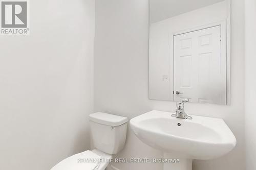 1012 Crownest Hollow, Pickering, ON - Indoor Photo Showing Bathroom