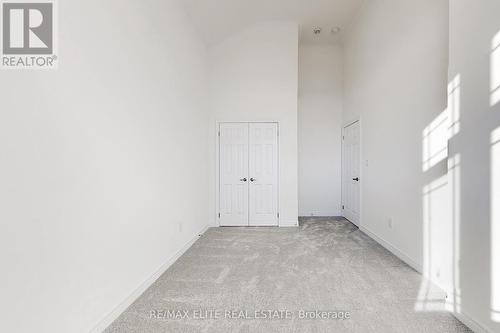 1012 Crownest Hollow, Pickering, ON - Indoor Photo Showing Other Room