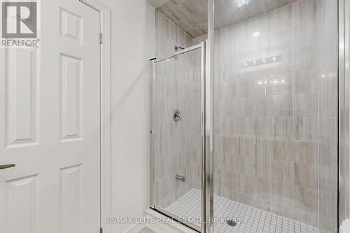 1012 Crownest Hollow, Pickering, ON - Indoor Photo Showing Bathroom