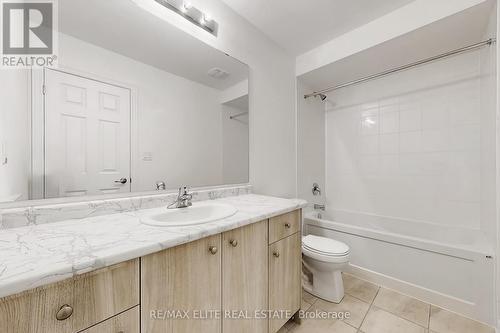 1012 Crownest Hollow, Pickering, ON - Indoor Photo Showing Bathroom