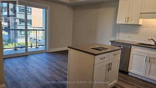 216 - 118 Summersides Boulevard, Pelham, ON - Indoor Photo Showing Kitchen