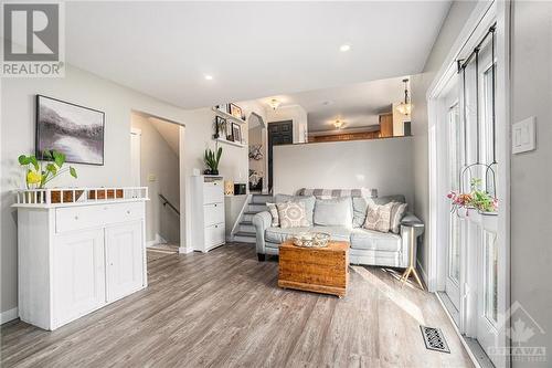 831 Code Drive, Smiths Falls, ON - Indoor Photo Showing Living Room