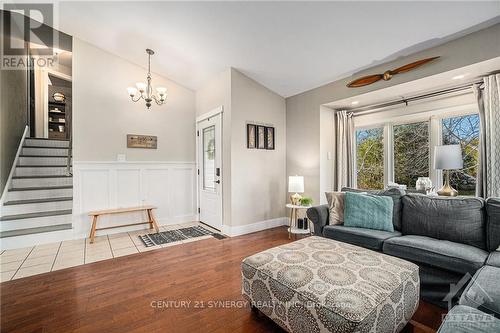 831 Code Drive, Lanark, ON - Indoor Photo Showing Living Room