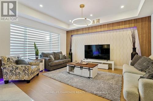 166 Concession Street, Hamilton, ON - Indoor Photo Showing Living Room