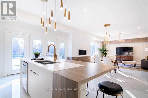 166 Concession Street, Hamilton, ON - Indoor Photo Showing Kitchen With Double Sink With Upgraded Kitchen