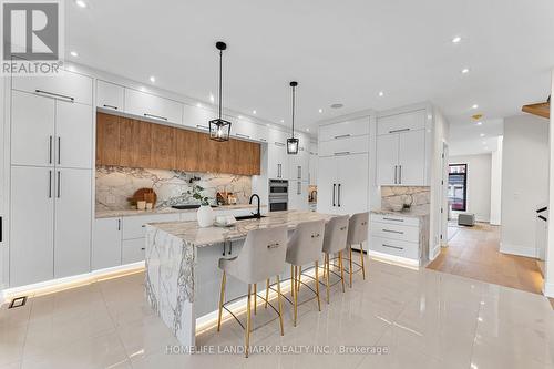 250 Jones Street, Oakville, ON - Indoor Photo Showing Kitchen With Upgraded Kitchen