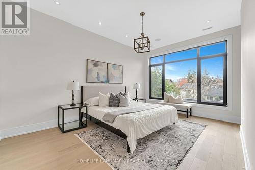 250 Jones Street, Oakville, ON - Indoor Photo Showing Bedroom