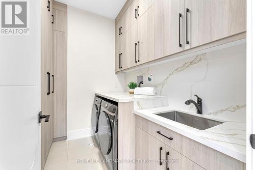 250 Jones Street, Oakville, ON - Indoor Photo Showing Laundry Room